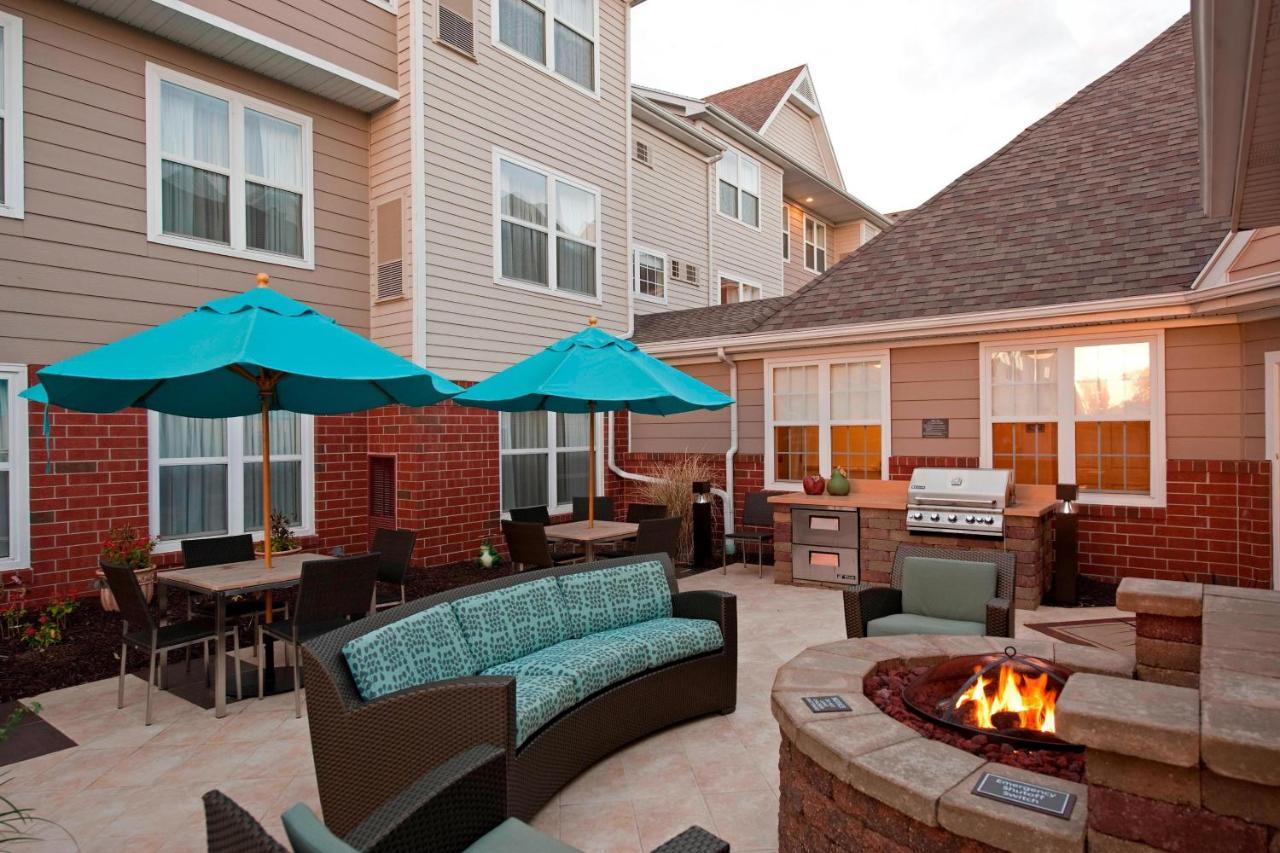 Residence Inn By Marriott Grand Rapids West Грандвилл Экстерьер фото