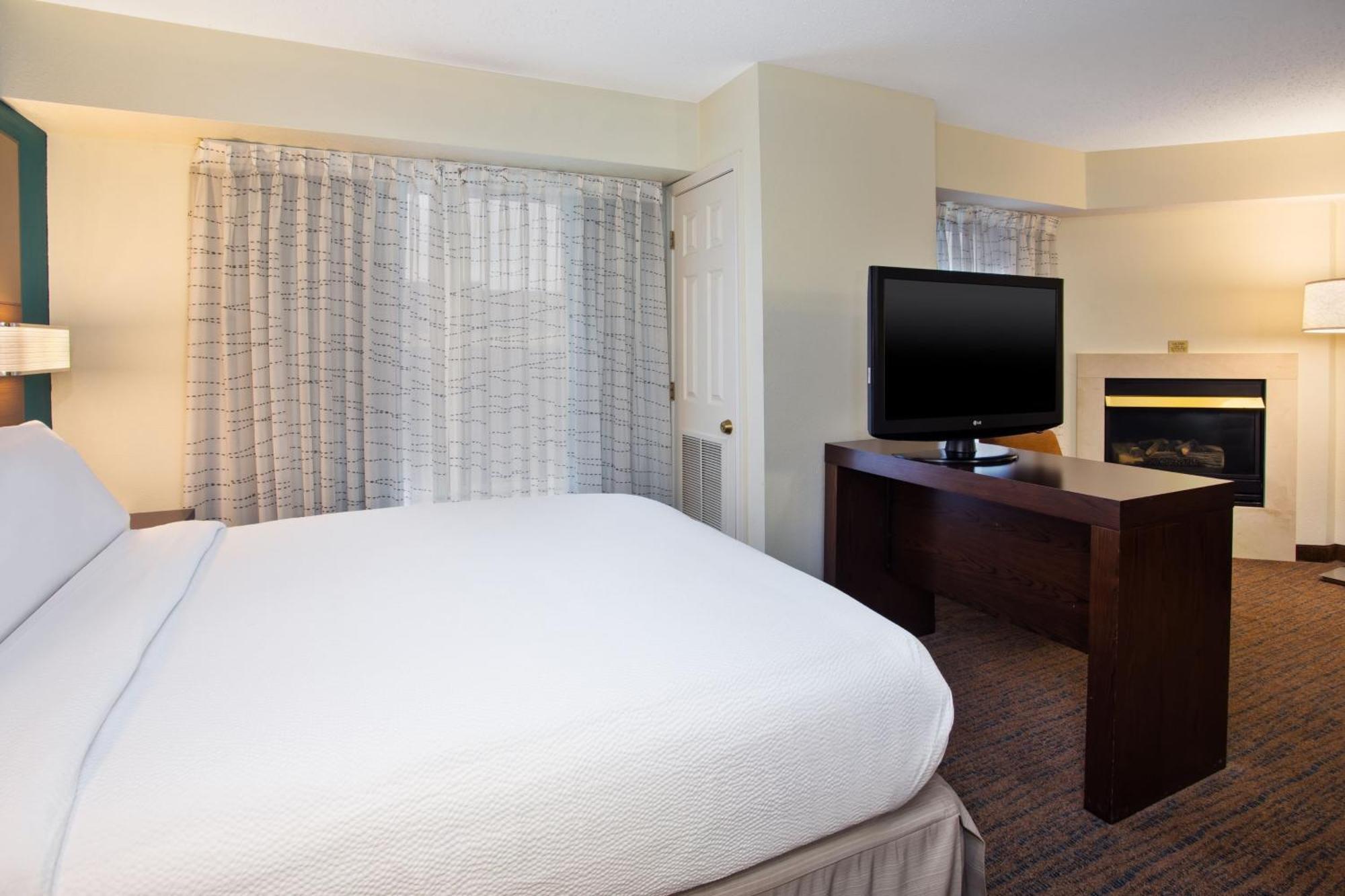 Residence Inn By Marriott Grand Rapids West Грандвилл Экстерьер фото