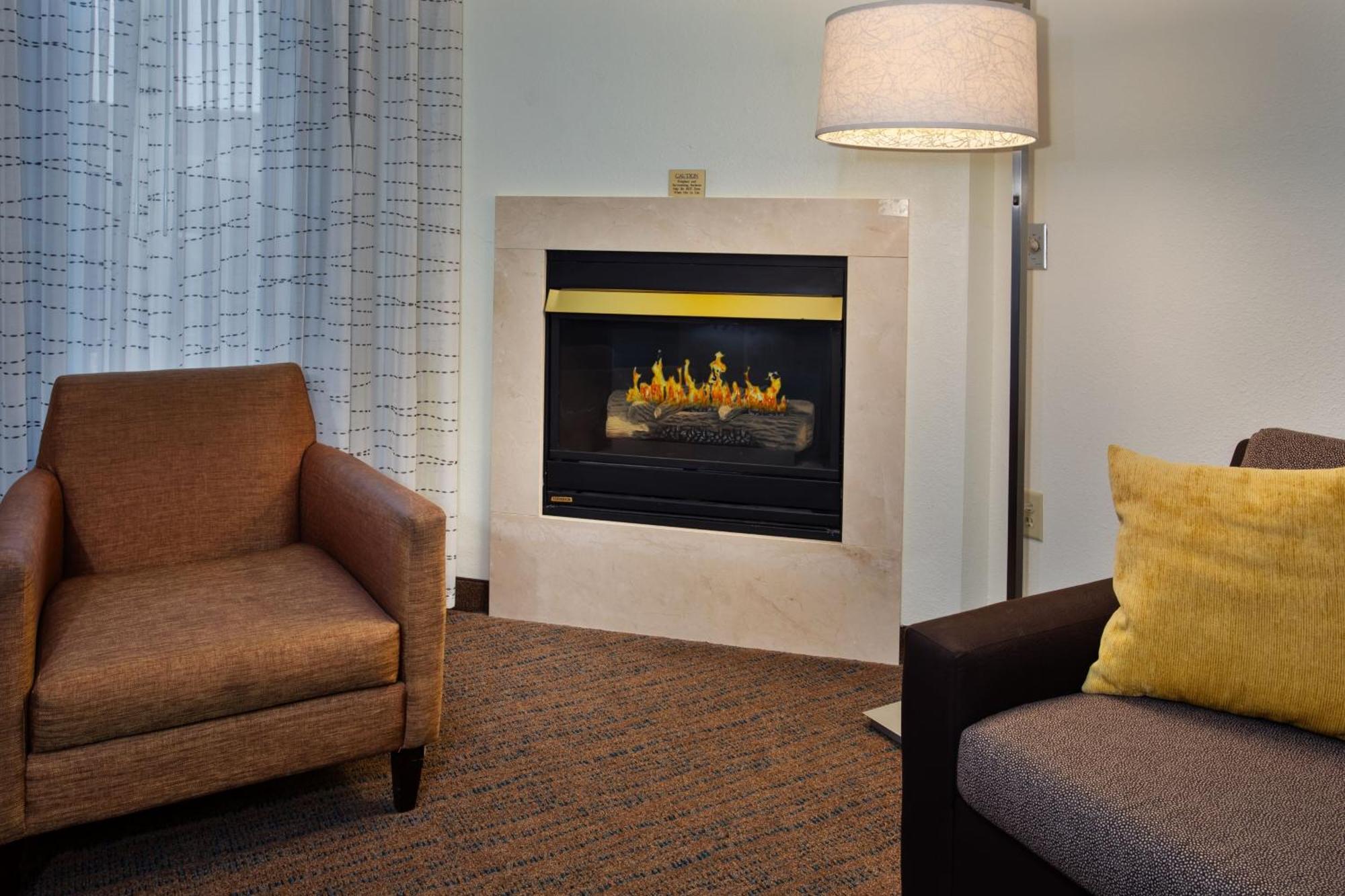 Residence Inn By Marriott Grand Rapids West Грандвилл Экстерьер фото